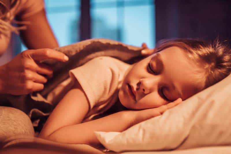 how-to-get-kids-to-fall-asleep-fast-12-genius-sleep-hacks