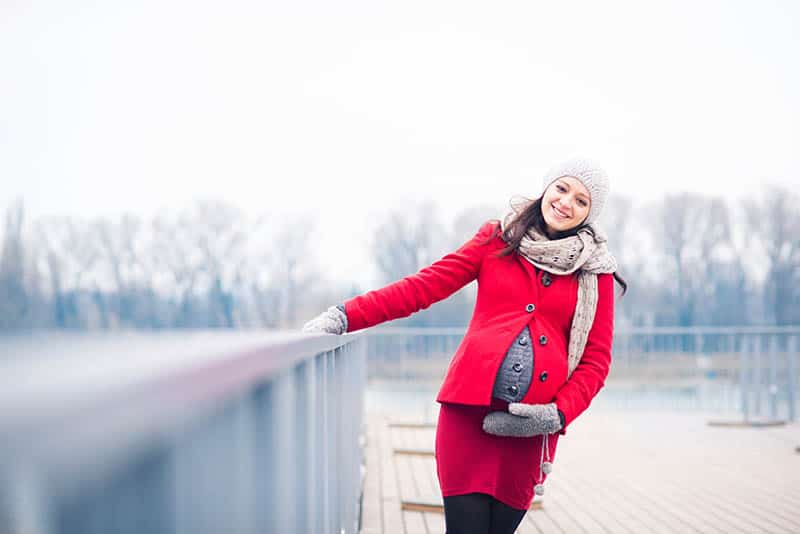 winter outfits for pregnant ladies