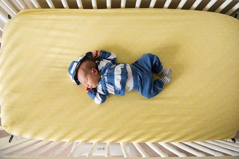 Crib Sheets: 5 Best Choices For Safe And Sound Sleep In 2021