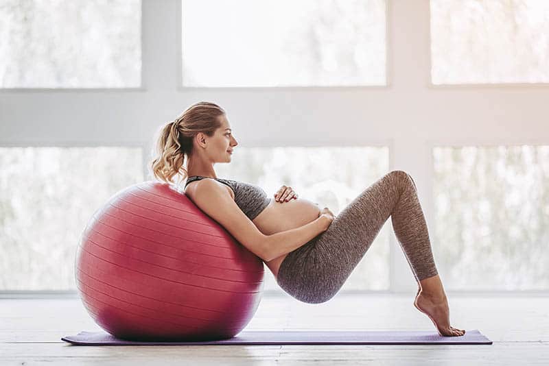 Best Pregnancy Workouts To Keep You Happy & Healthy While Expecting
