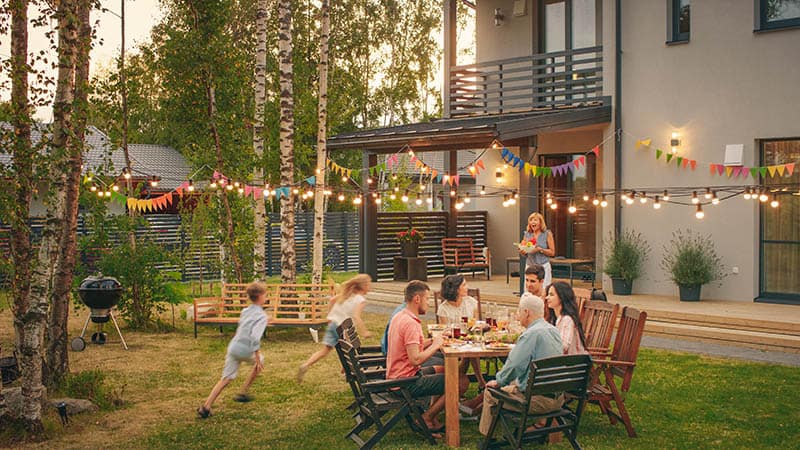 15 Beautiful Summer Decorations To Celebrate The Sunshine
