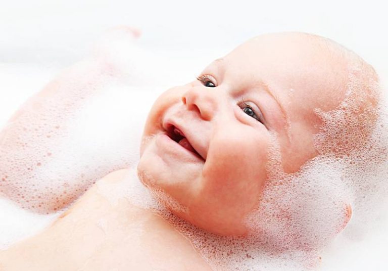 A StepByStep Guide On How To Bathe A Baby Properly