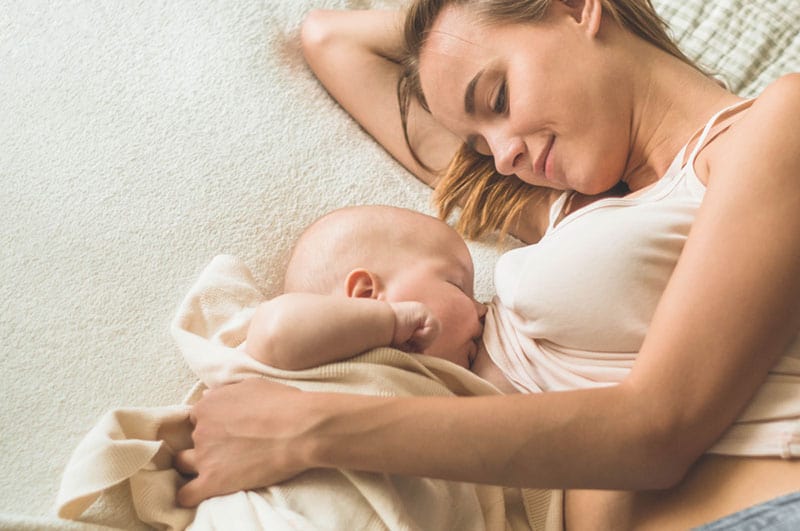 does-breastfeeding-make-you-hungry-all-questions-answered