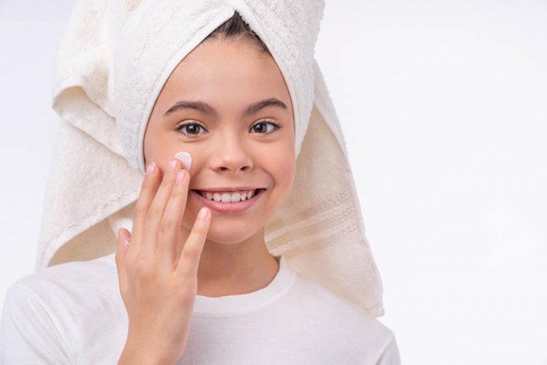 Best Face Wash For Teenagers And Tweens Of 2022 (Detailed Guide)
