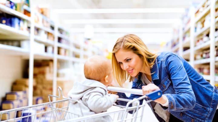 5 Tips For How To Grocery Shop With A Baby For The First Time